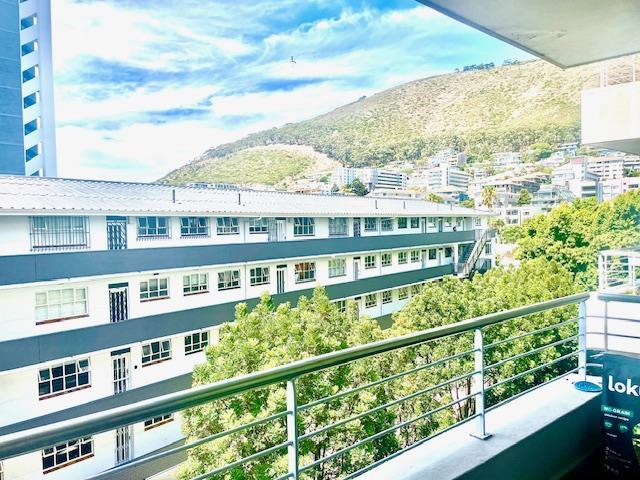 2 Bedroom Property for Sale in Sea Point Western Cape